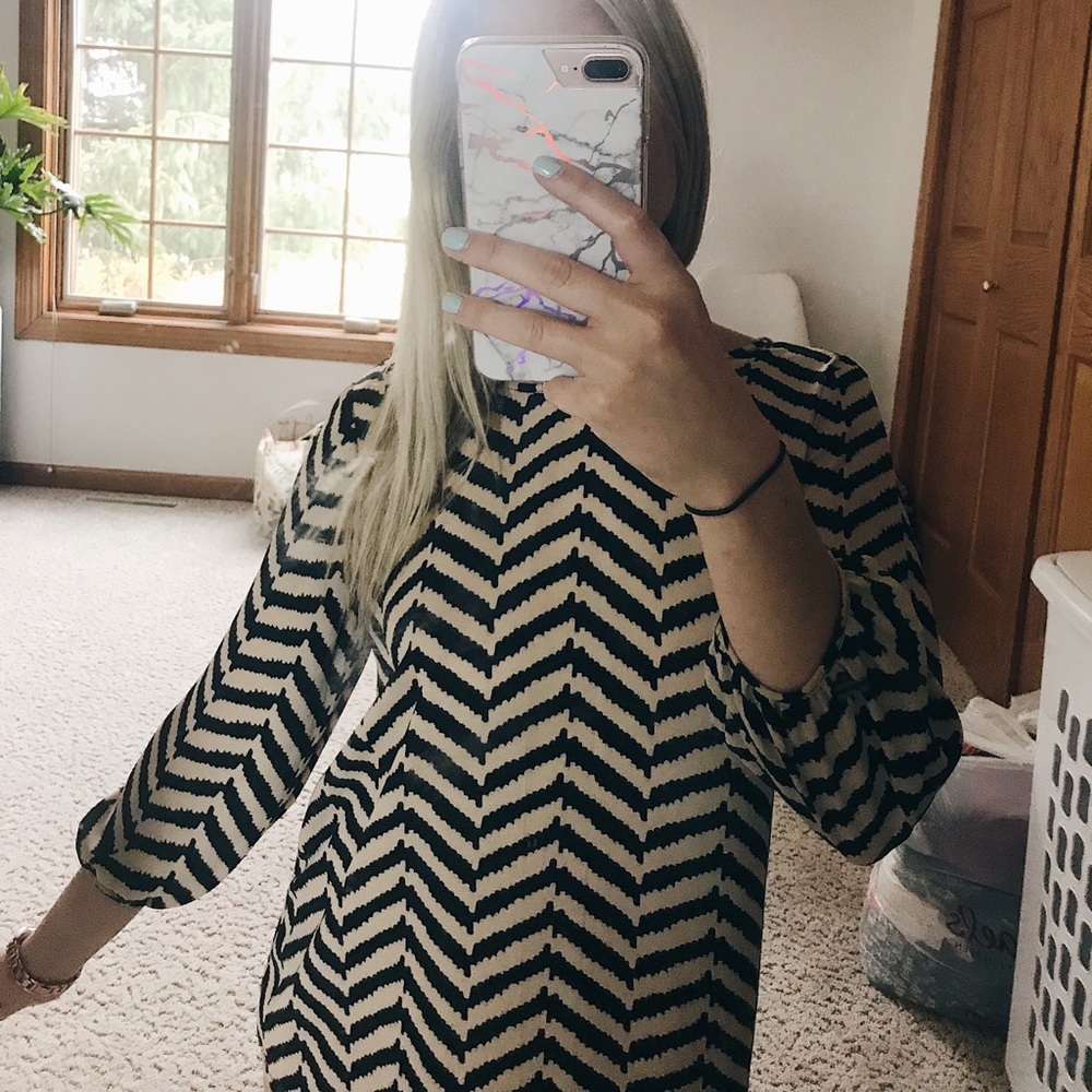 TAN BLACK CHEVRON SHIRT